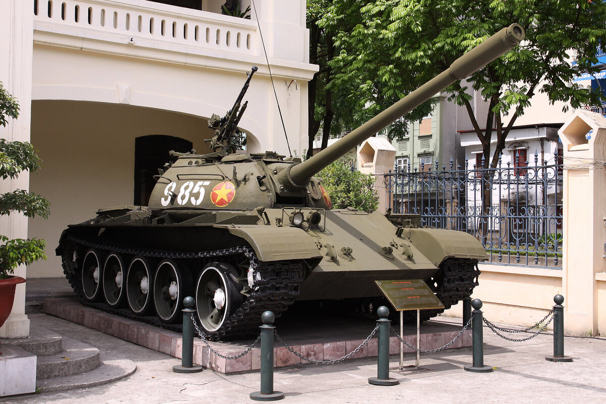 Средний танк Т-54