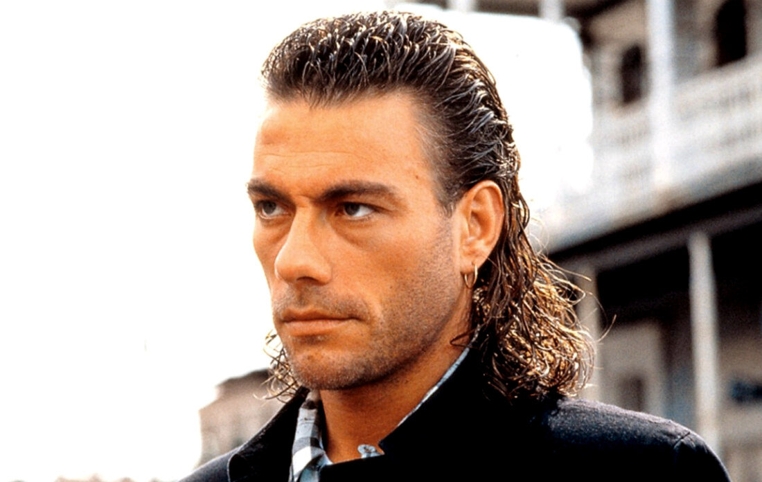 Жан-Клод Ван Дамм. Кадр из кинофильма "Трудная мишень", 1993 г., режиссер Джон Ву, сценарист Чак Пфаррер, композиторы Грэм Ревелл, Тим Саймон. Фото для иллюстрации из источника kinopoisk.ru