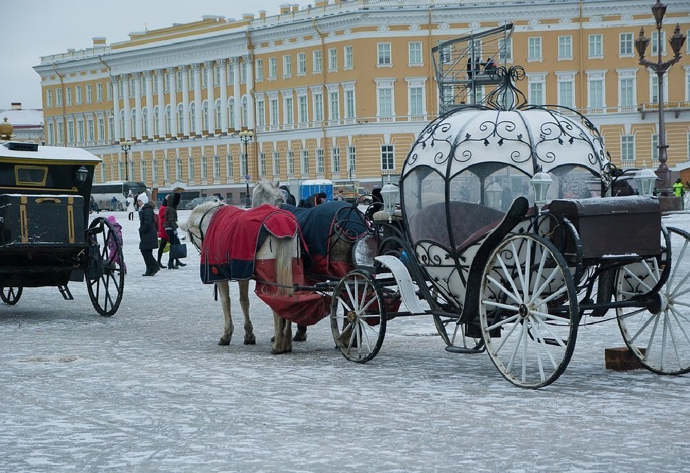 Туристы в зимнем Петербурге. Фото с сайта pixabay.com