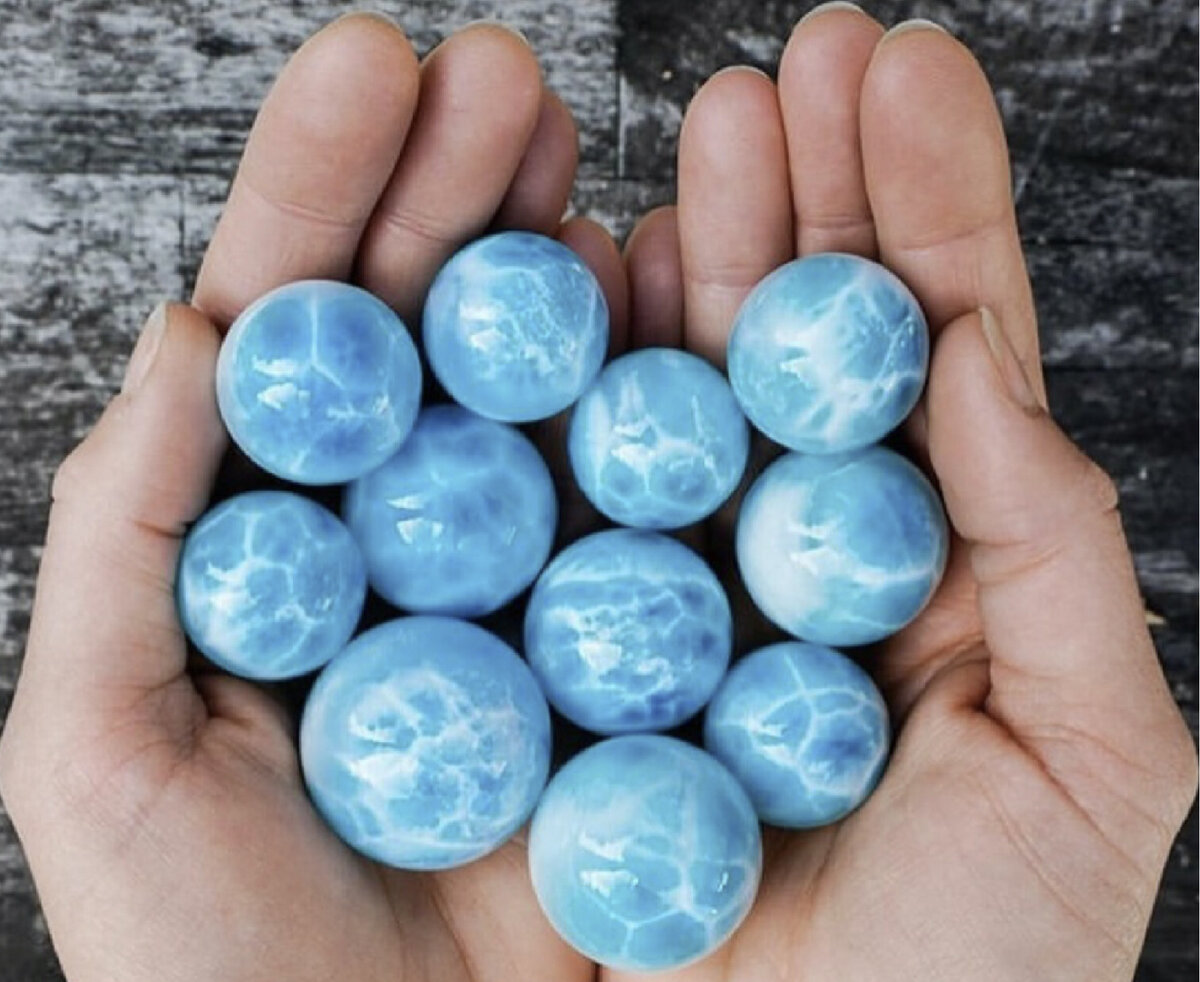 ТОП-20 самых красивых голубых камней: от халцедона до алмаза