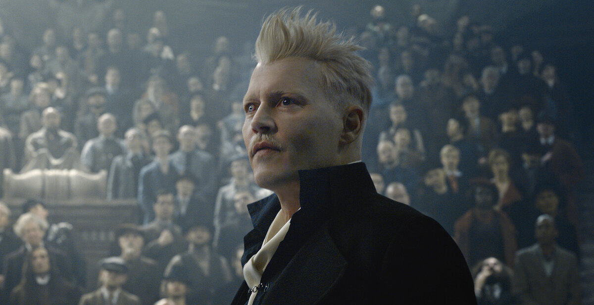 Джонни Депп в роли Грин-де-Вальда. Источник: Яндекс.Картинки.