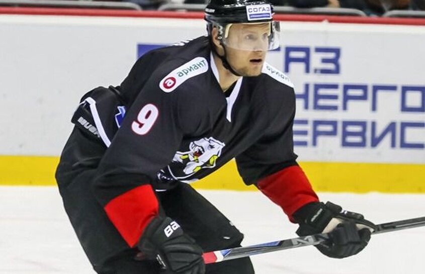 Станислав чистов хоккеист. Воспитанники трактора. Состав команды трактор. Евгений дадонов донбасс. Воспитанники трактора.