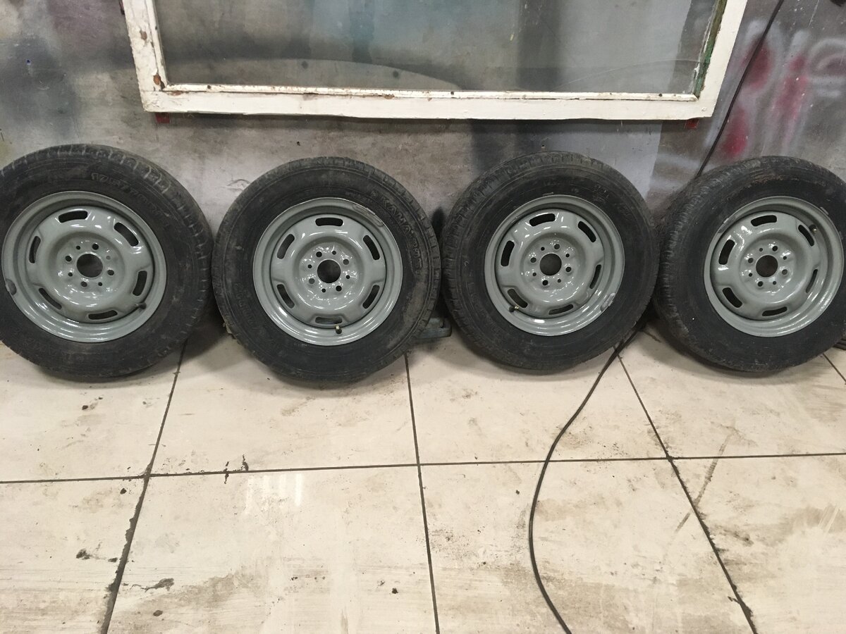 Штамповка от моей 2114)) Закрыл резину картами игральными и покрасил, красота!