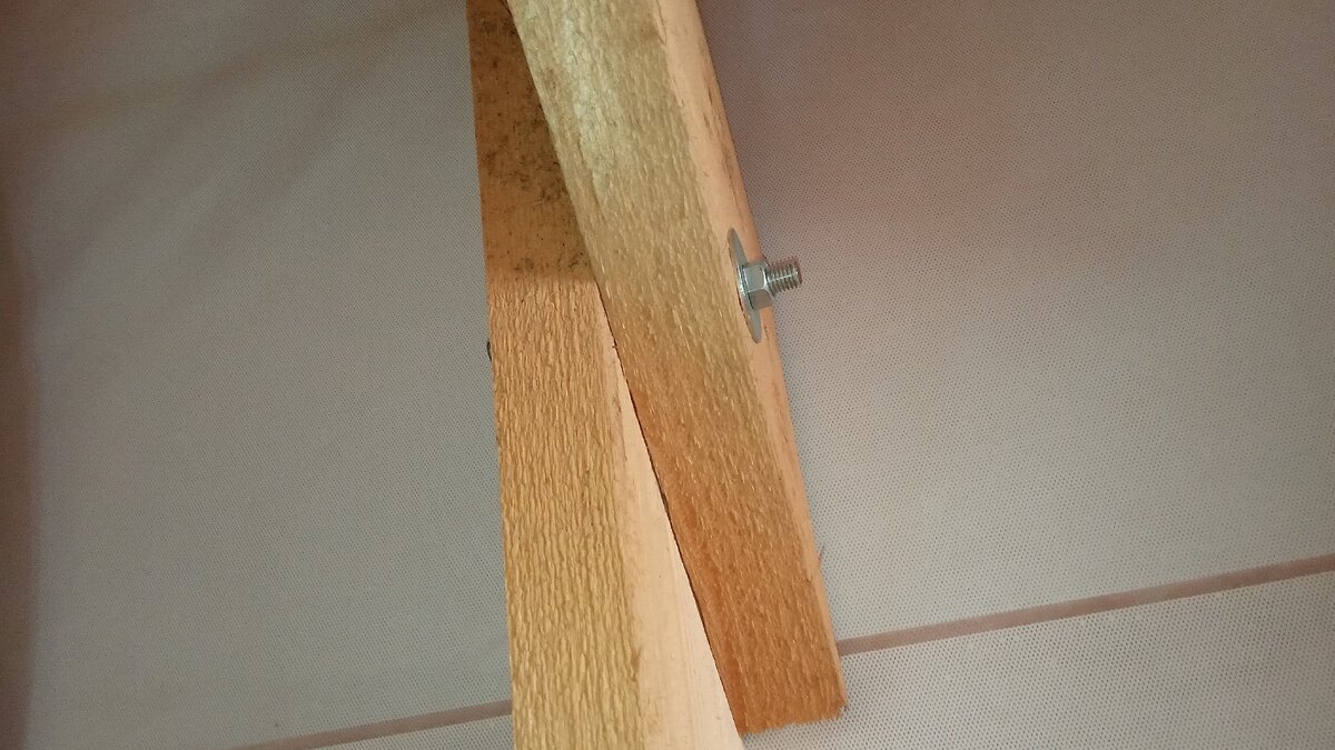 Шпилька на 12мм.