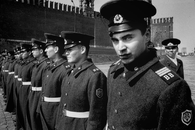 Генеральский взгляд сержанта внутренних войск...