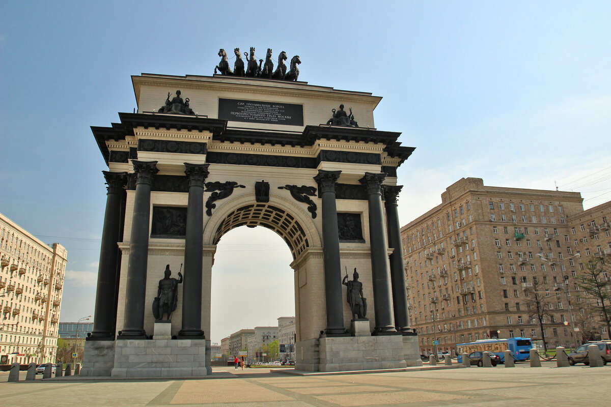 Триумфальная арка в москве фото