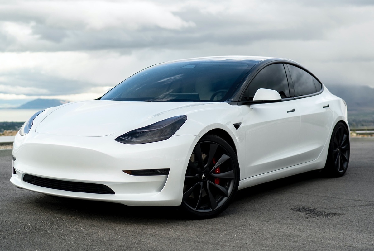 Источник фотографии - http://unsplash.com. Увы нет, это не автомобиль Apple. Ведь мы еще не знаем как будет выглядеть будущий автомобиль. Наверное дизайн будет примерно такой же. Думаешь зачем тут тогда это фото? Все просто, ответ на этот вопрос можно найти в прошлой новости. Да, это не уловка, информация указана в подписи фотографии.