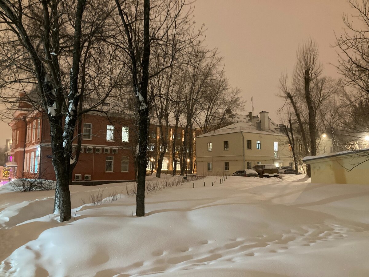 Не очень-то похоже на современную Москву, но до Садового кольца отсюда — пять минут пешком. Источник изображения: «Москва. Детали».