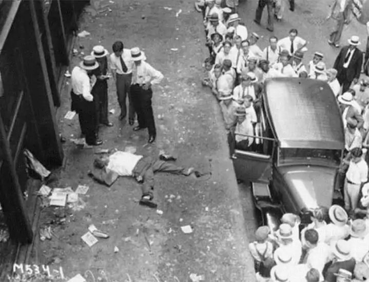 Самоубийство на Уолл-стрит во время великой рецессии 1929 года.