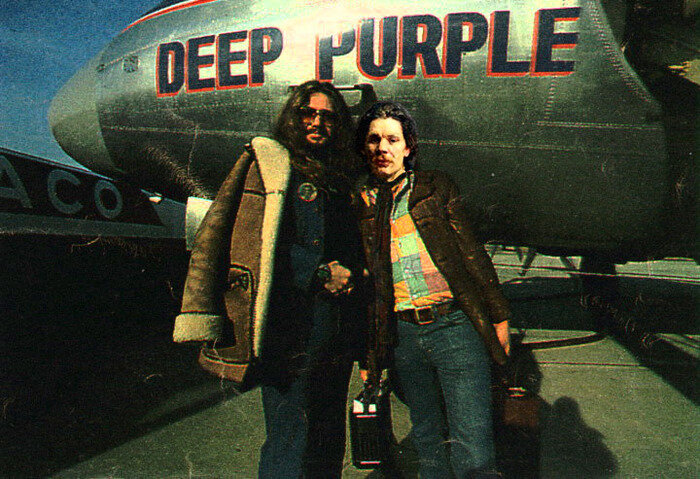 По-моему даже у Пинк Флойд такого не было. Правда, возможно из-за того, что у Пинков в самом начале карьеры уже было около 40 тонн аппаратуры, это уже вагон и маленькая тележка.