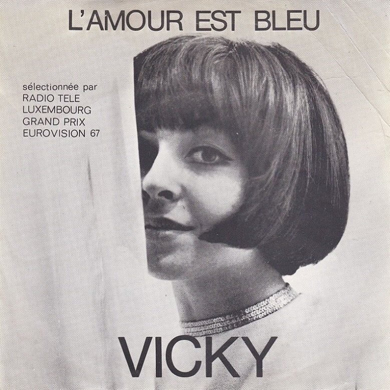 Обложка сингла "L'amour Est Bleu" немецкой певицы греческого происхождения  Vicky Leandros