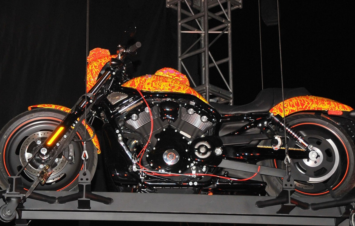 Самый дорогой мотоцикл Харлей Дэвидсон. Самый дорогой мотоцыкл Хали Девинсон. Харли девитсн сами дврагой. Мотоцикл Harley Davidson Cosmic Starship.