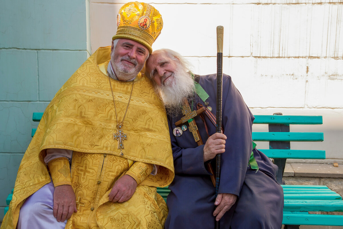 Монах в храме