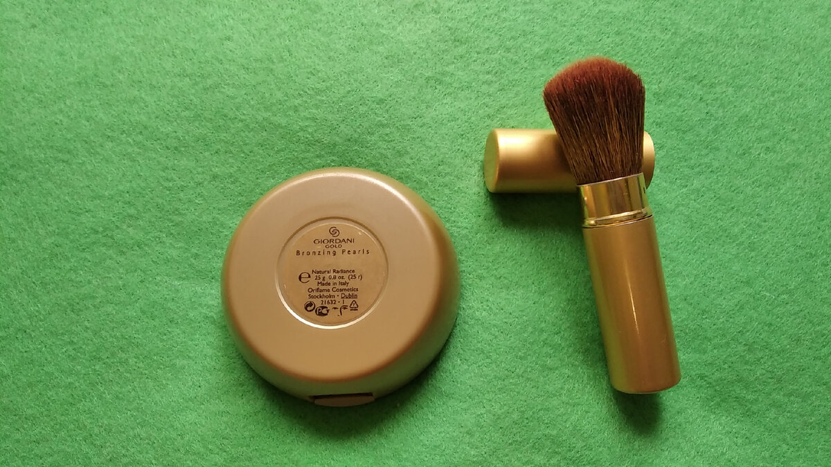 Румяна Giordani Gold Bronzing Pearls создают красивый персиковый румянец
