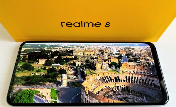 Обзор смартфона Realme 8: за 20 тысяч вполне и весьма0