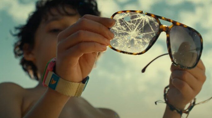 Кадр из фильма Old. Производство: Blinding Edge Pictures, Universal Pictures