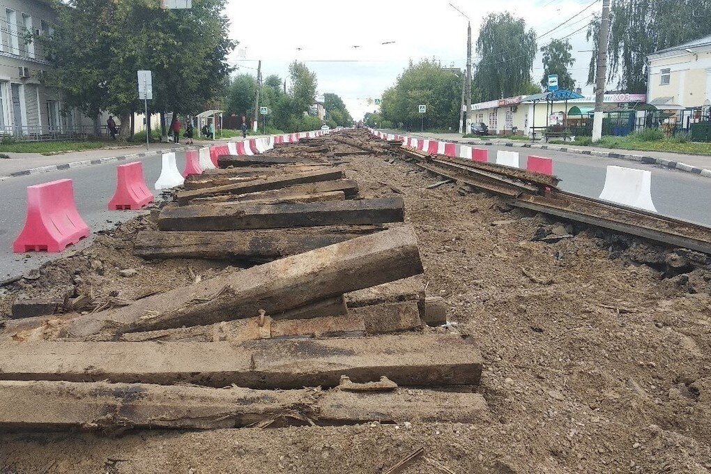 путь и путевое хозяйство ржд. демонтаж пути ржд. поломанные рельсы. демонтаж рельс. электроконтактная сварка рельсов.