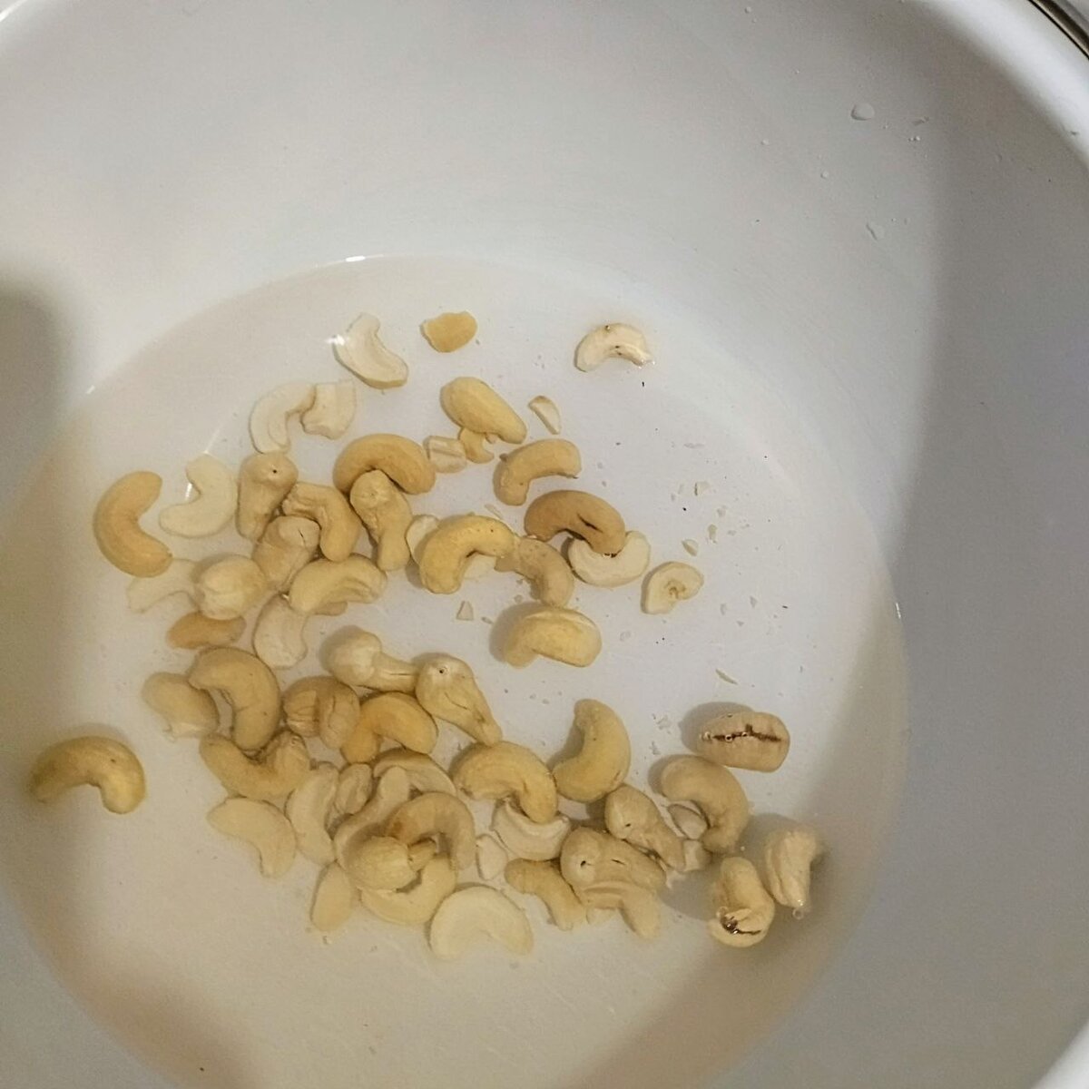 Залила орешки горячей водой.
