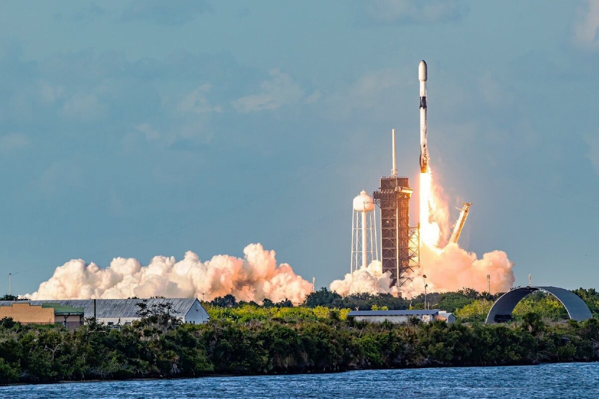  Запуск миссии "Starlink - L26" 15 мая 2021 года с помощью 1 ступени B1058, фото Stephen Marr NASA Spaceflight com