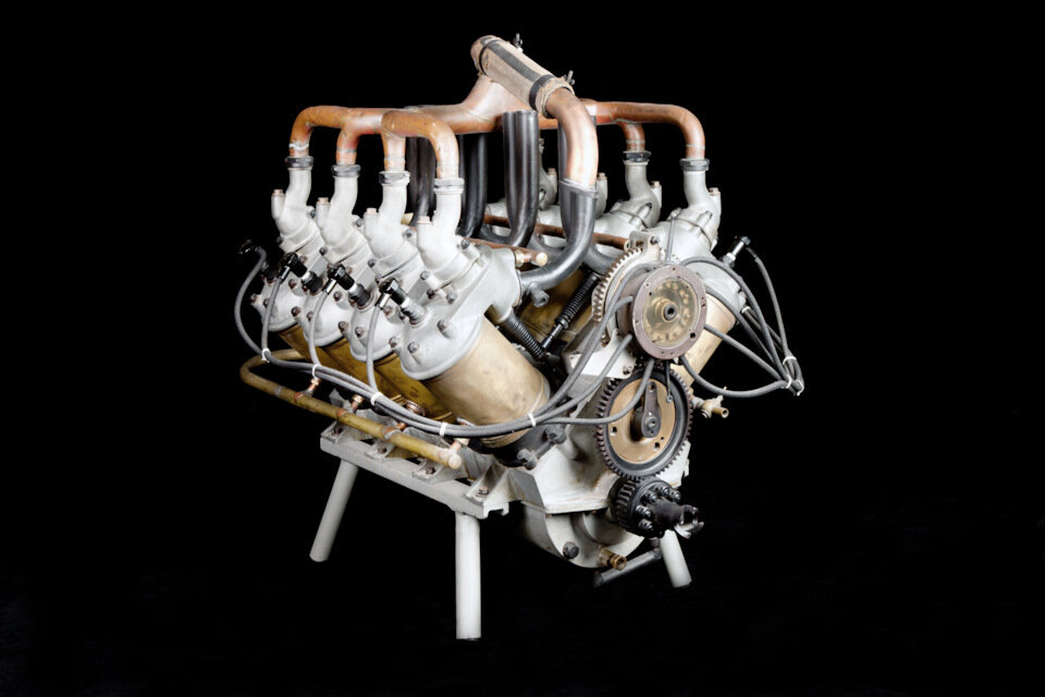 Двигатель V8 Левавассера. Фото: Museo scienza e tecnologia Milano 