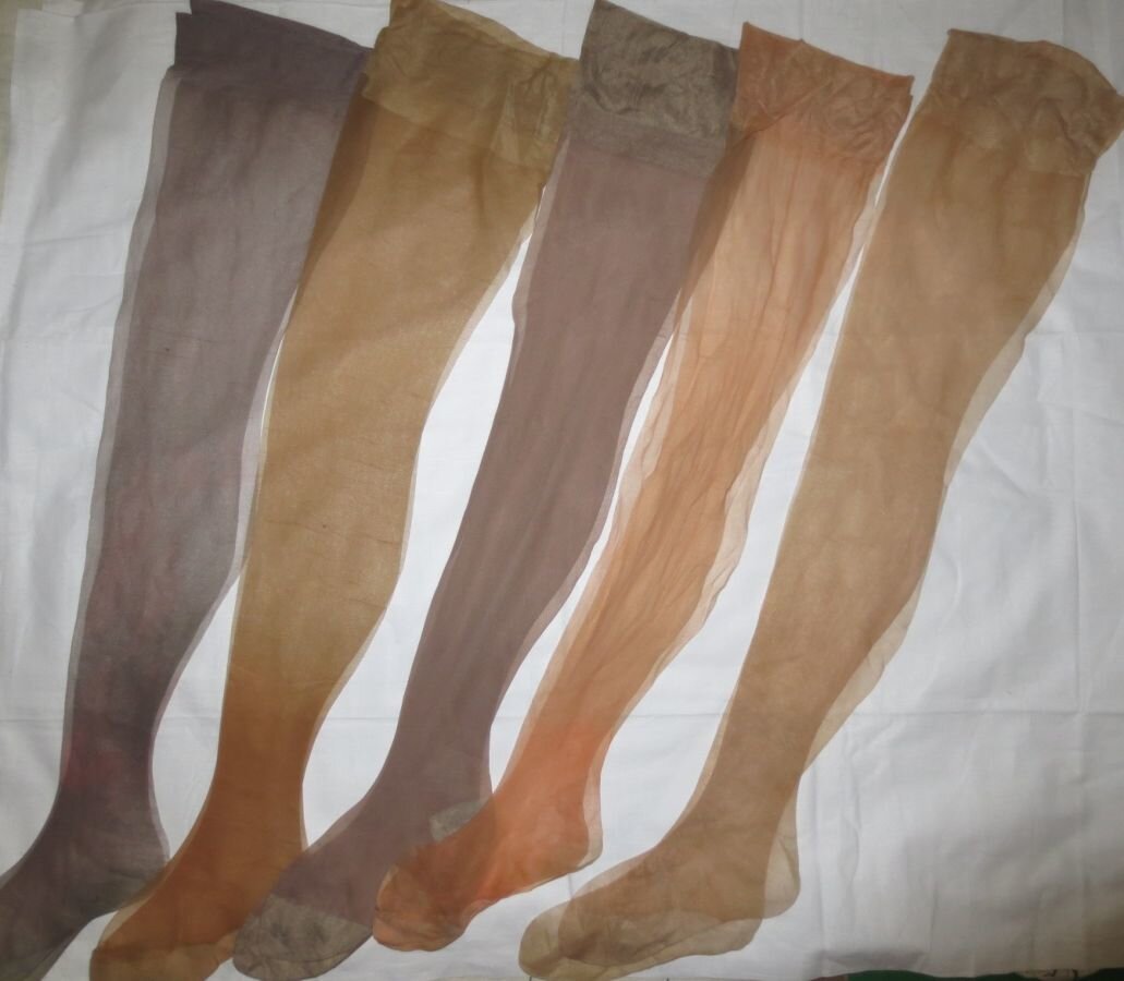 Прозрачные капроновые колготки. Использованные чулки. Использованные чулки. Использованные чулки. Капроновые колготки.