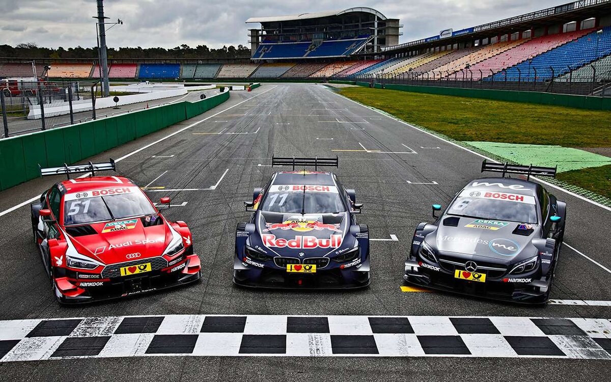 Гонки 1 года. DTM 2020 Mercedes. Mercedes Benz DTM 2020. Гонки ДТМ 2020. DTM Audi Mercedes BMW.