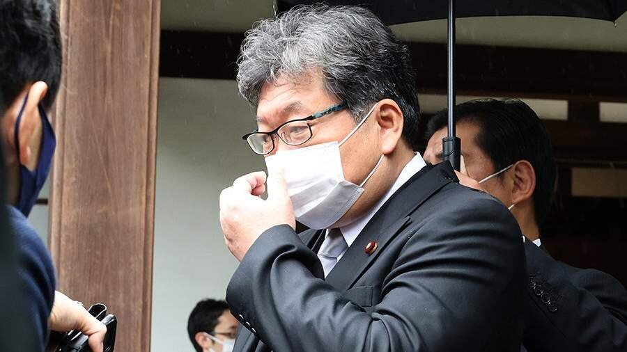 Правительство Японии в связи с ситуацией вокруг Украины в ближайшее время запустит работу оперативного штаба по обсуждению и выработке мер, направленных на обеспечение энергетической безопасности. Об этом в пятницу, 18 марта, сообщил министр экономики, торговли и промышленности Коити Хагиуда.