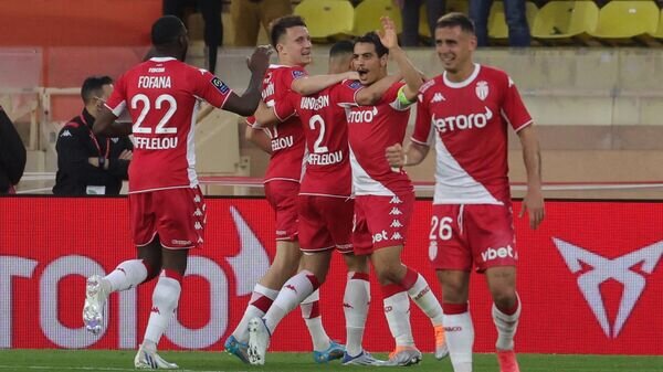    Футболисты "Монако"© AFP 2022 / VALERY HACHE