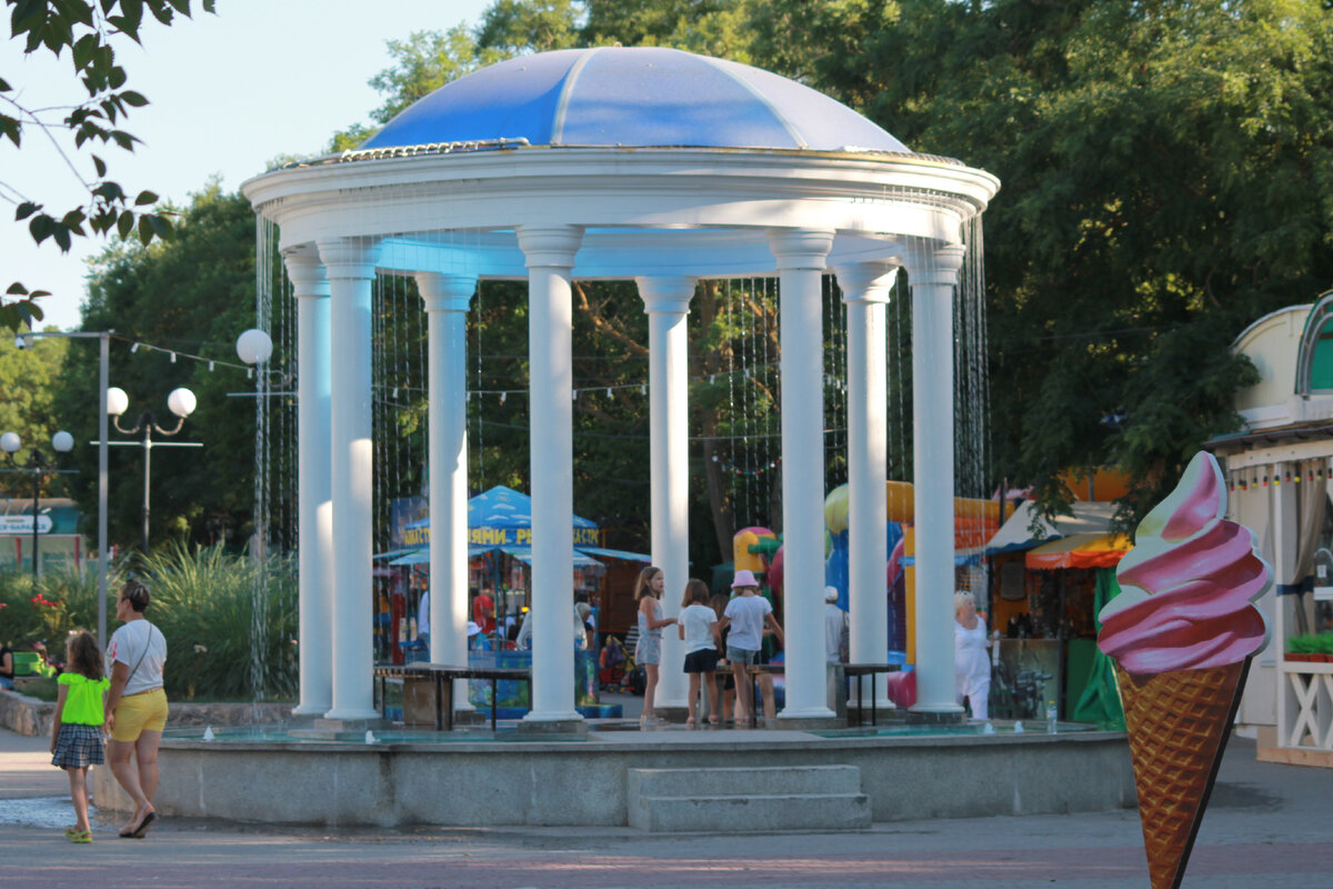 Фонтан в парке Комсомольский Черноморское