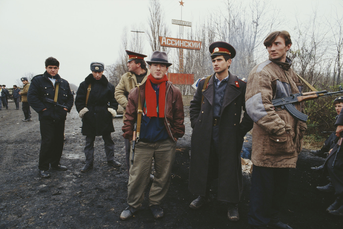 Осетино-ингушский "конфликт" 1992 года. История показывает, что она ничему не учит людей. И люди, которые не хотят изучать историю, вынуждены платить за это незнание порой очень высокую цену. Особенно остро это касается молодёжи.