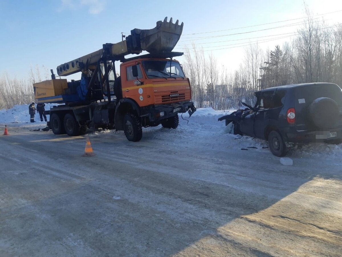    Полиция Югры разыскивает очевидцев смертельной аварии на Самотлоре
