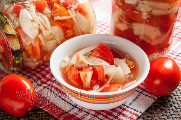 Салат с помидорами и луком на зиму - помидоры получаются как свежие, делюсь как готовлю