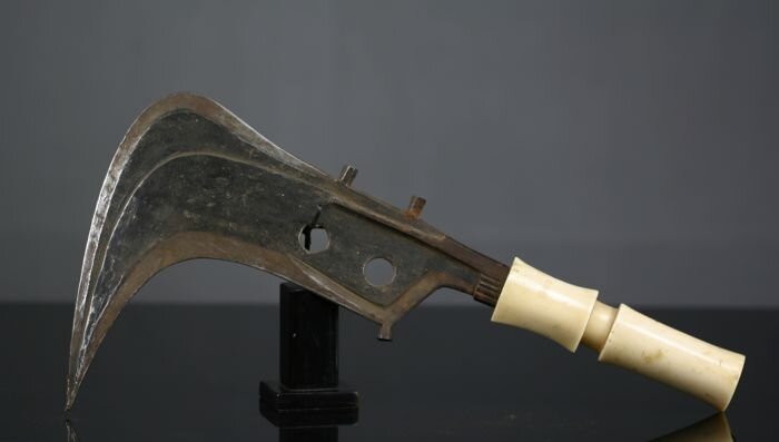 Трумбаш, африканский метательный нож (Конго, н. ХХ века).