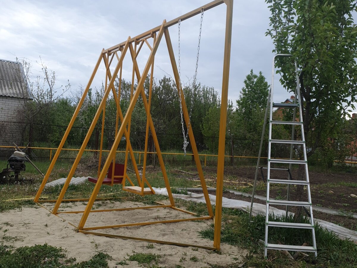 Огромная качеля на 2 места и кольцами для тренировок мышц