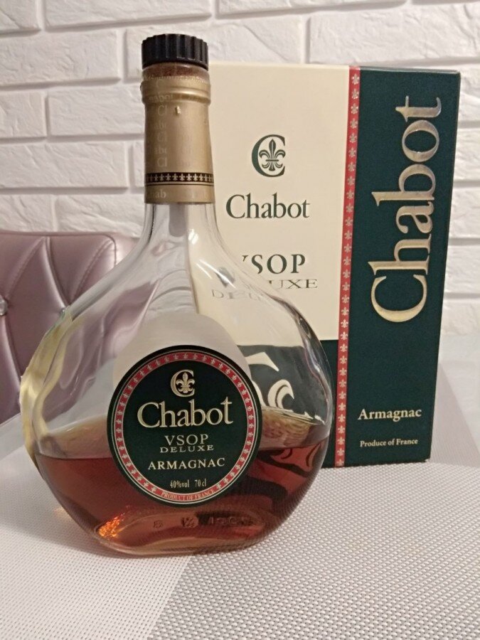 Prince armagnac. Арманьяк Chabot VSOP Deluxe. Chabot VSOP Deluxe Armagnac. Арманьяк Шабо ВСОП. Шабо VSOP.