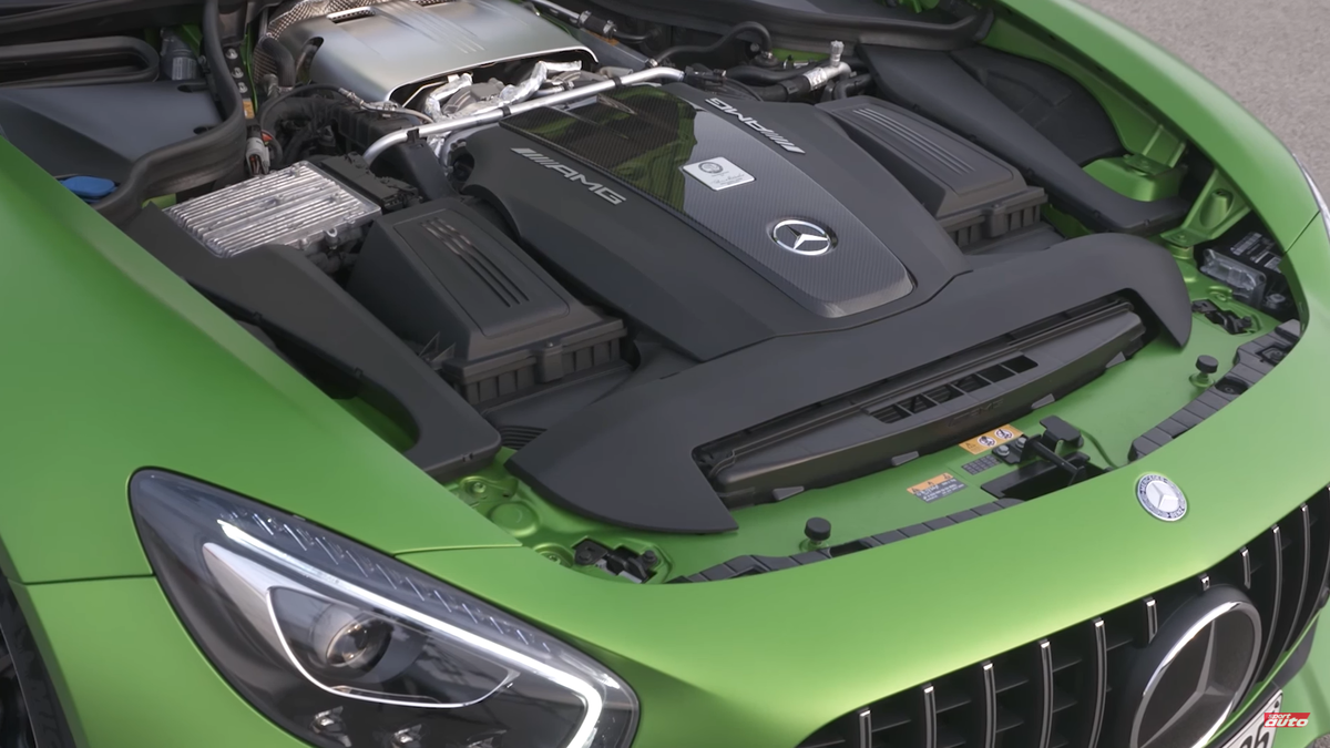 Скриншот видео на канале Sport Auto