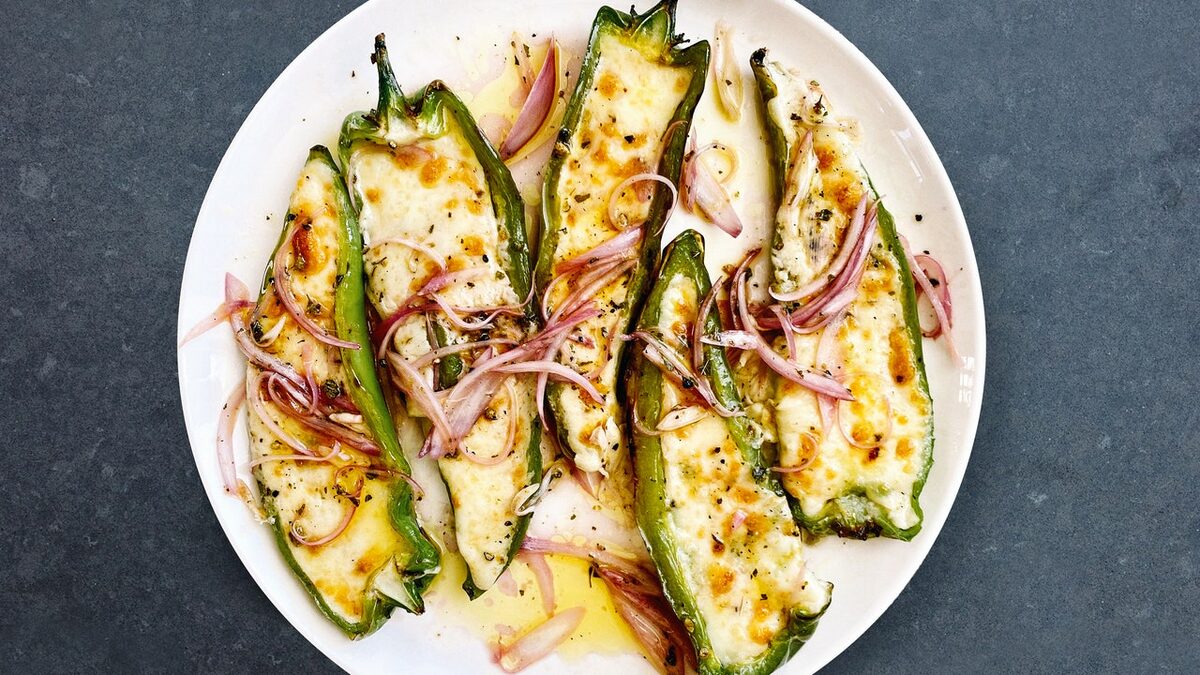 блюдо из невероятно вкусного сырного перца чили