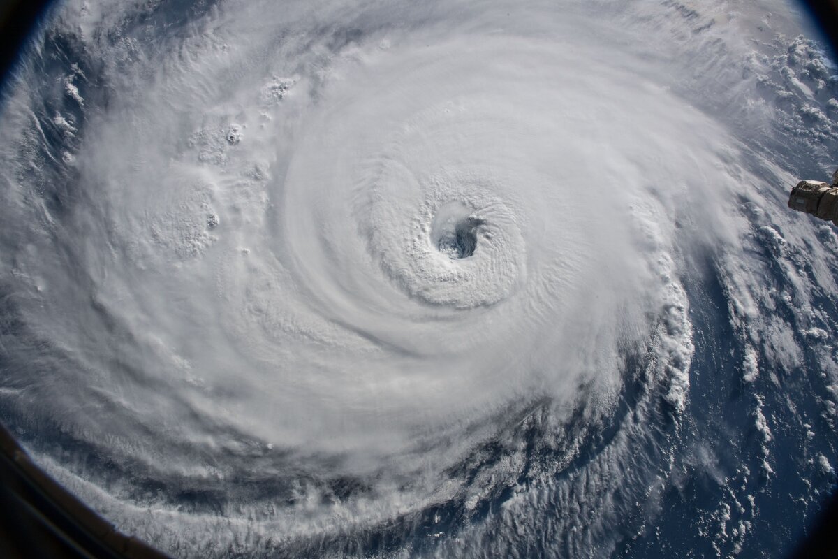 Ураганов в этом году так много, что у нас закончились имена для них. Чего ждать от природы?