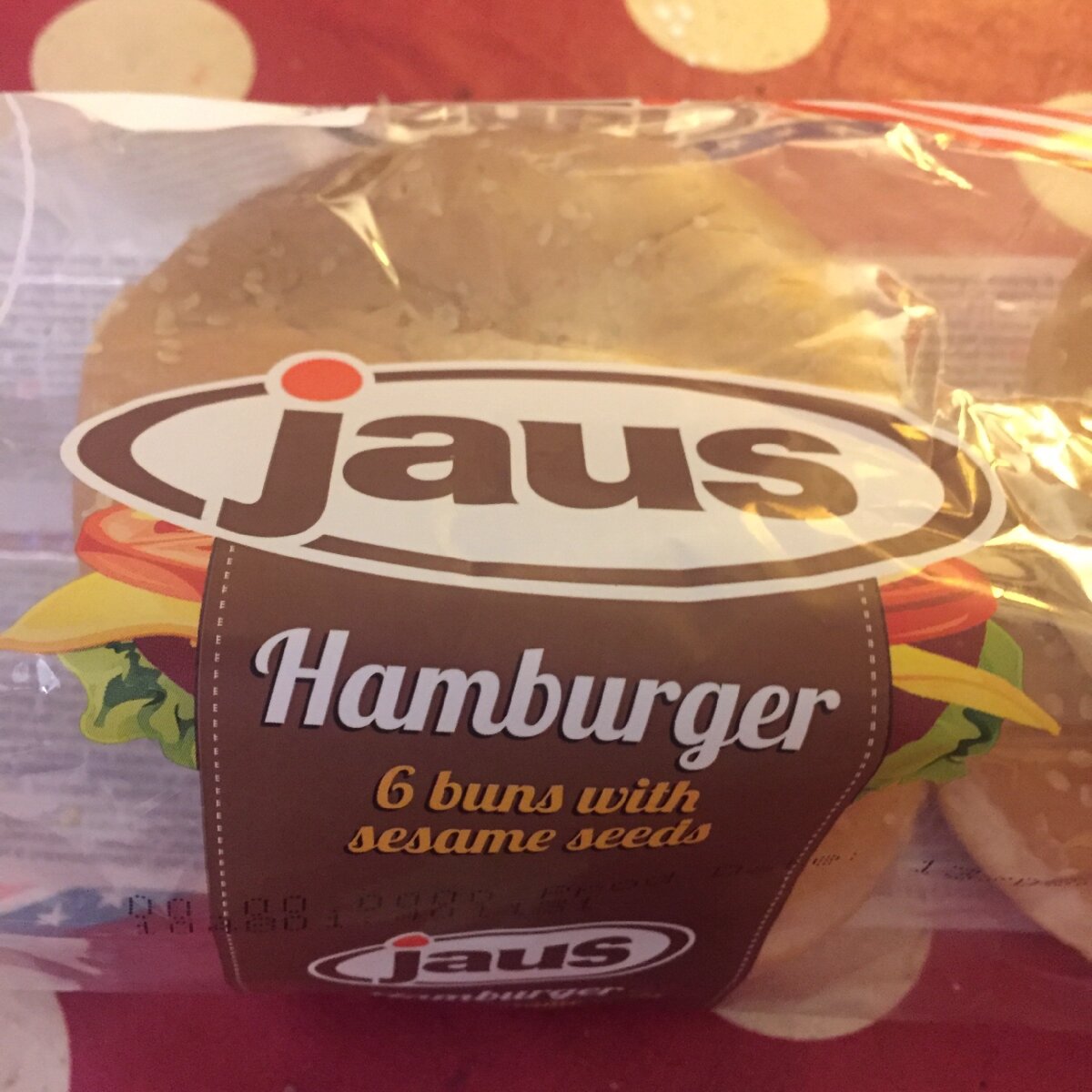 Эти нам больше понравились. Они с кунжутом и были уже порезаны пополам.