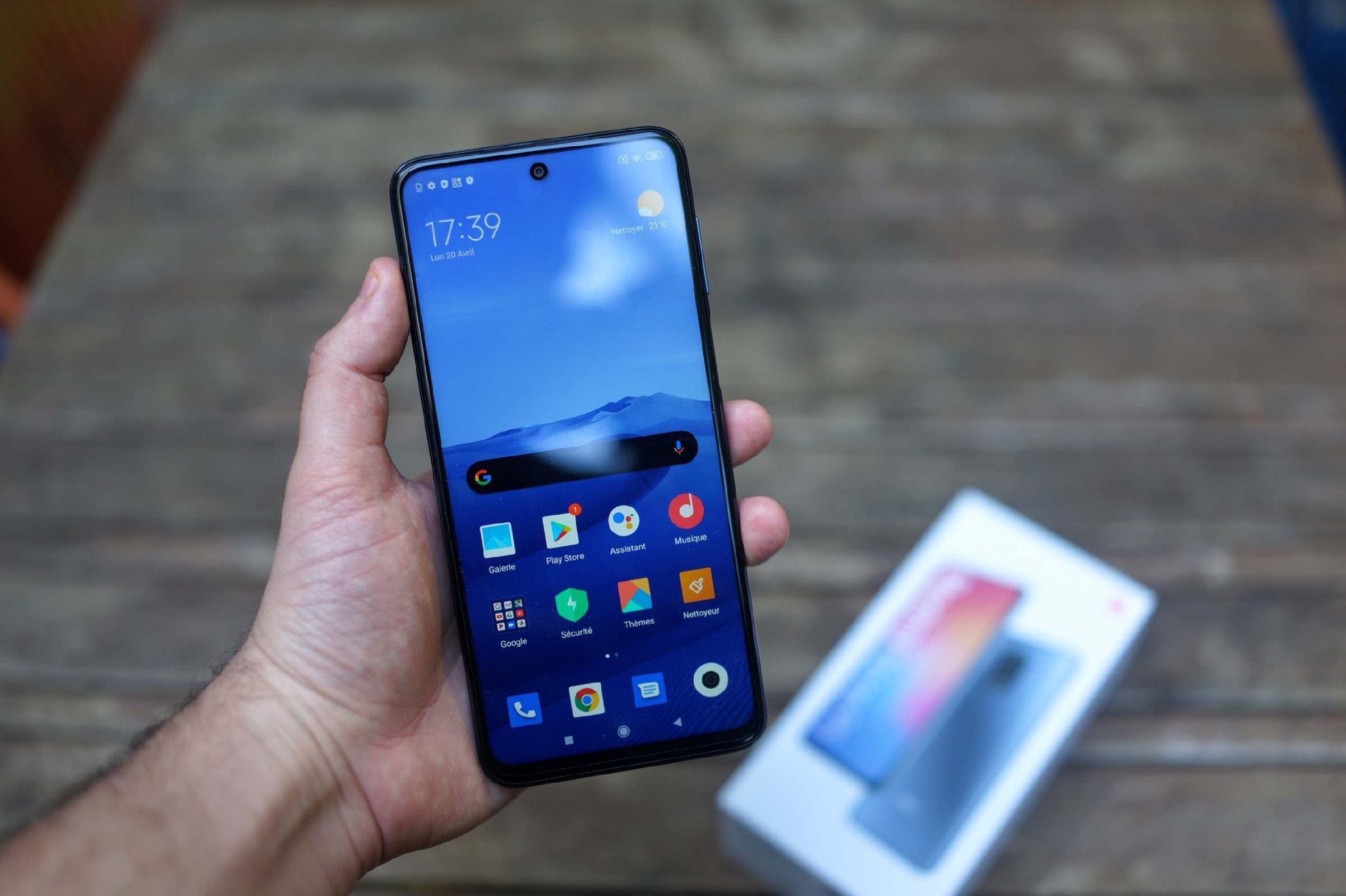 Бюджетные Xiaomi, которые получили MIUI 127