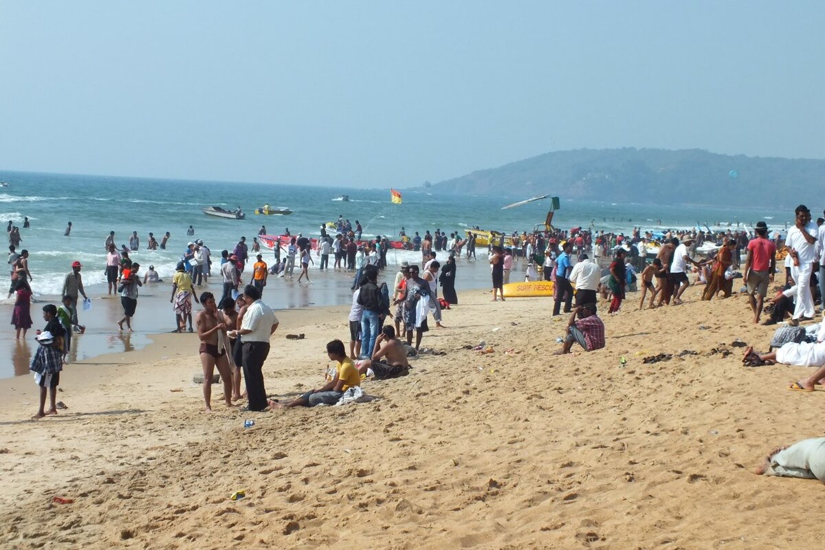 Пляж Калангут — самый популярный среди бюджетных индийских туристов