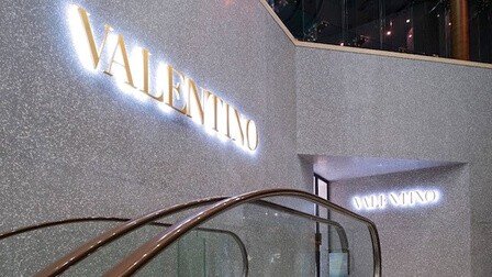 Плитка терраццо в оформлении магазинов модного дома «VALENTINO