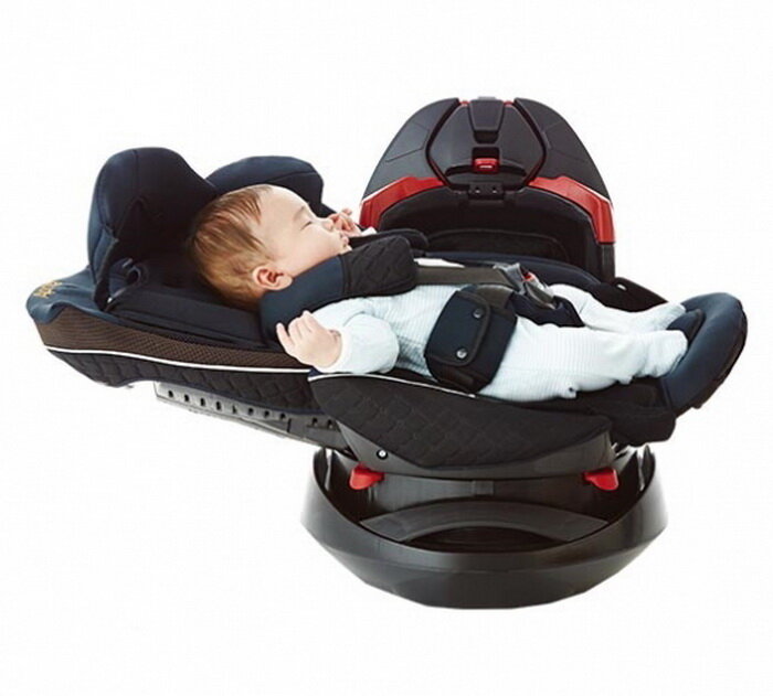 Одно из немногих автокресел для новорожденных, которое имеет положение кроватки. Это позволяет малышу спать в правильном положении, не ограничивает доступ кислорода и не препятствует естественному для младенцев дыханию животом