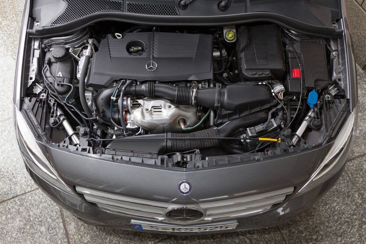 M270 1.6, установленный под капотом Mercedes B180 в кузове W246