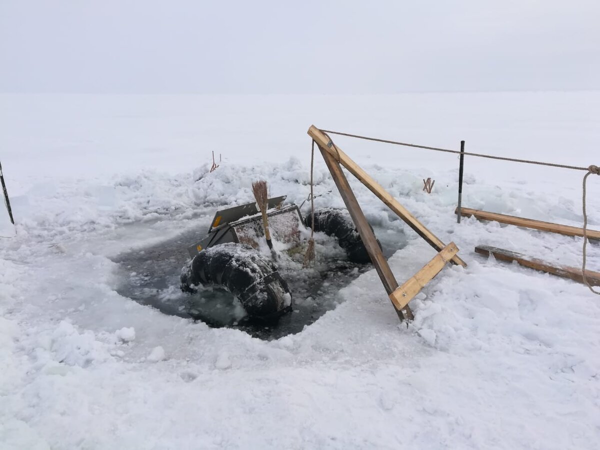  Спасение затопленного дутика 