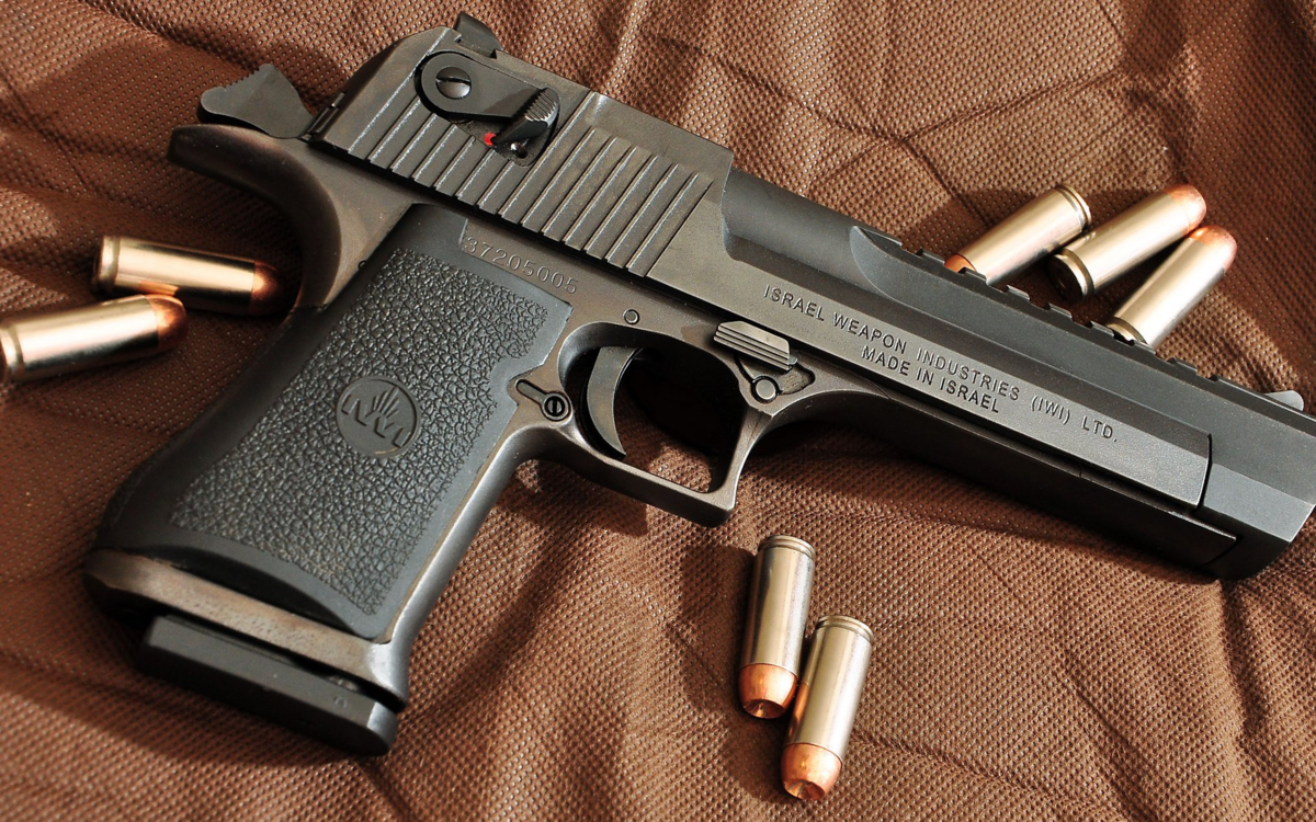 Мощные пистолеты. Desert Eagle револьвер. Magnum Desert Eagle 50ae. Desert Eagle 50 AE