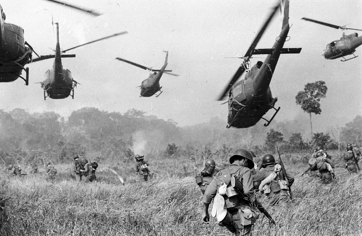 Фотография взята с сайта https://www.theatlantic.com/photo/2015/03/the-vietnam-war-part-i-early-years-and-escalation/389054/