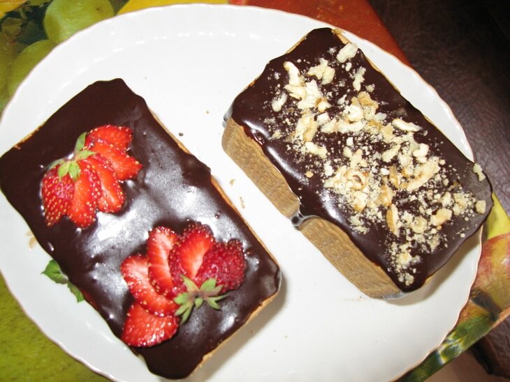 Жировые конфеты. Пирожное песочное муравьиная горка. Шоколадное пирожное. Рокки роуд шоколад. Пирожные без масла.