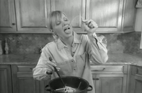 Стоит начать вновь есть углеводы, и 2 - 3  кг вернуться