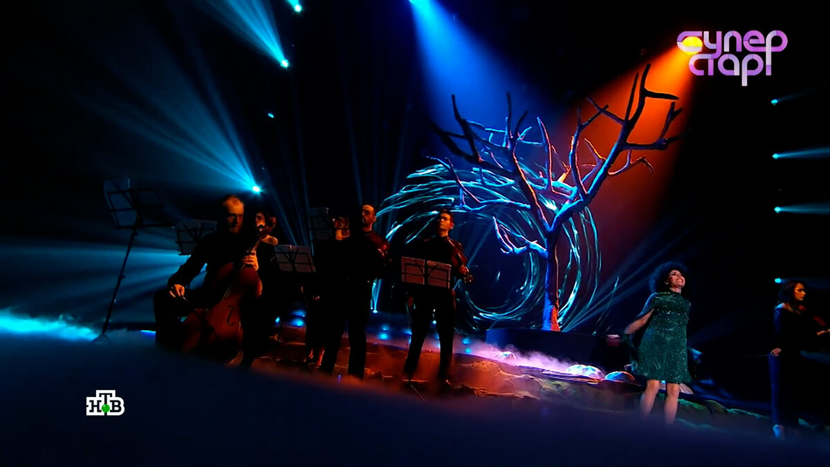 Алиса Мон, "Плачу на техно"